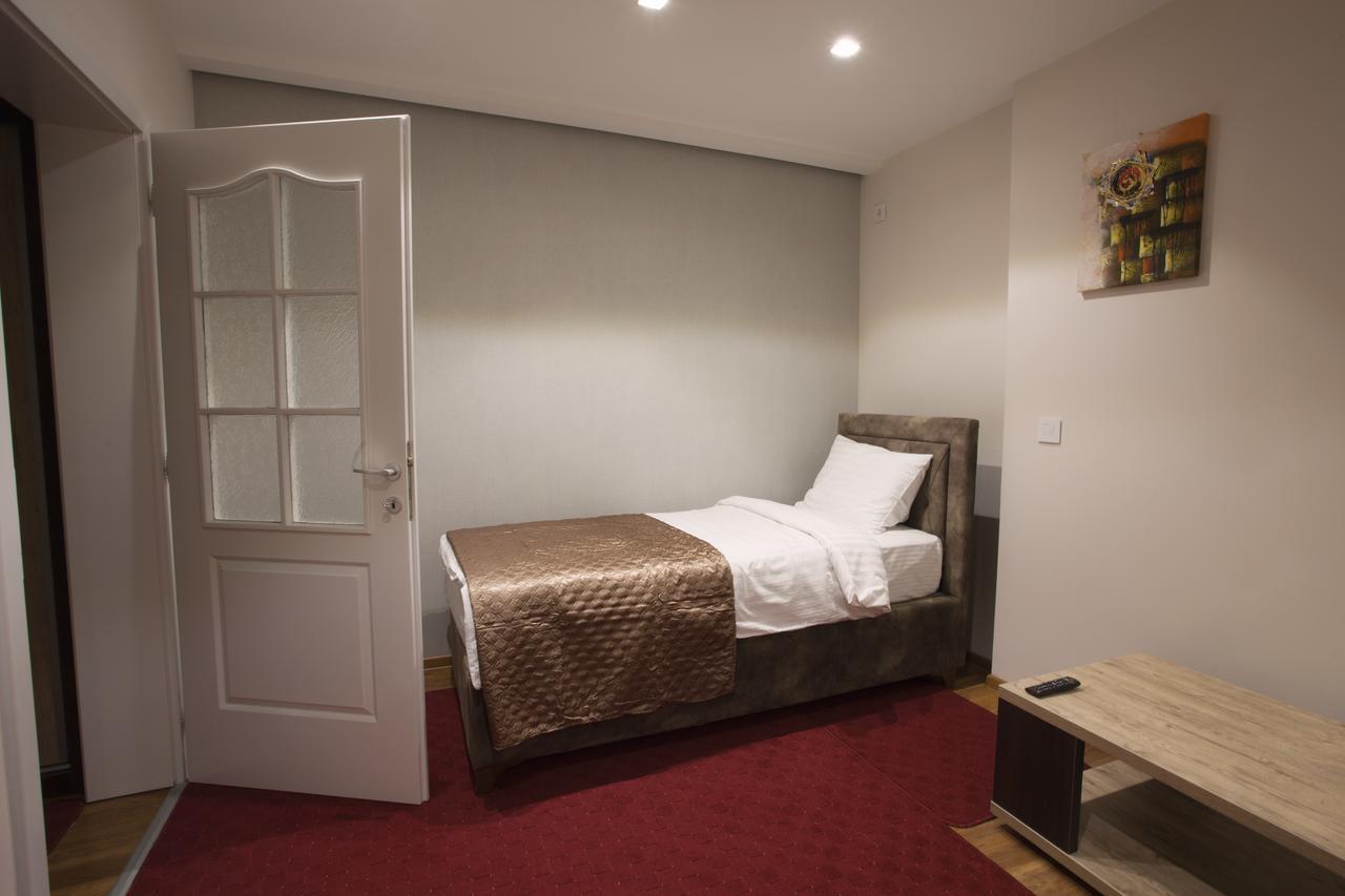 Apartmani Brocat โนวีปาซาร์ ภายนอก รูปภาพ