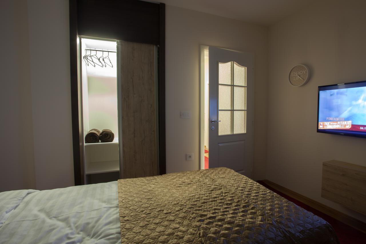 Apartmani Brocat โนวีปาซาร์ ภายนอก รูปภาพ