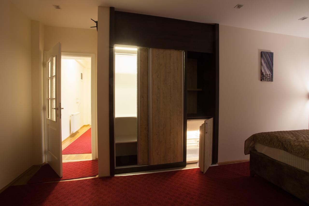 Apartmani Brocat โนวีปาซาร์ ภายนอก รูปภาพ