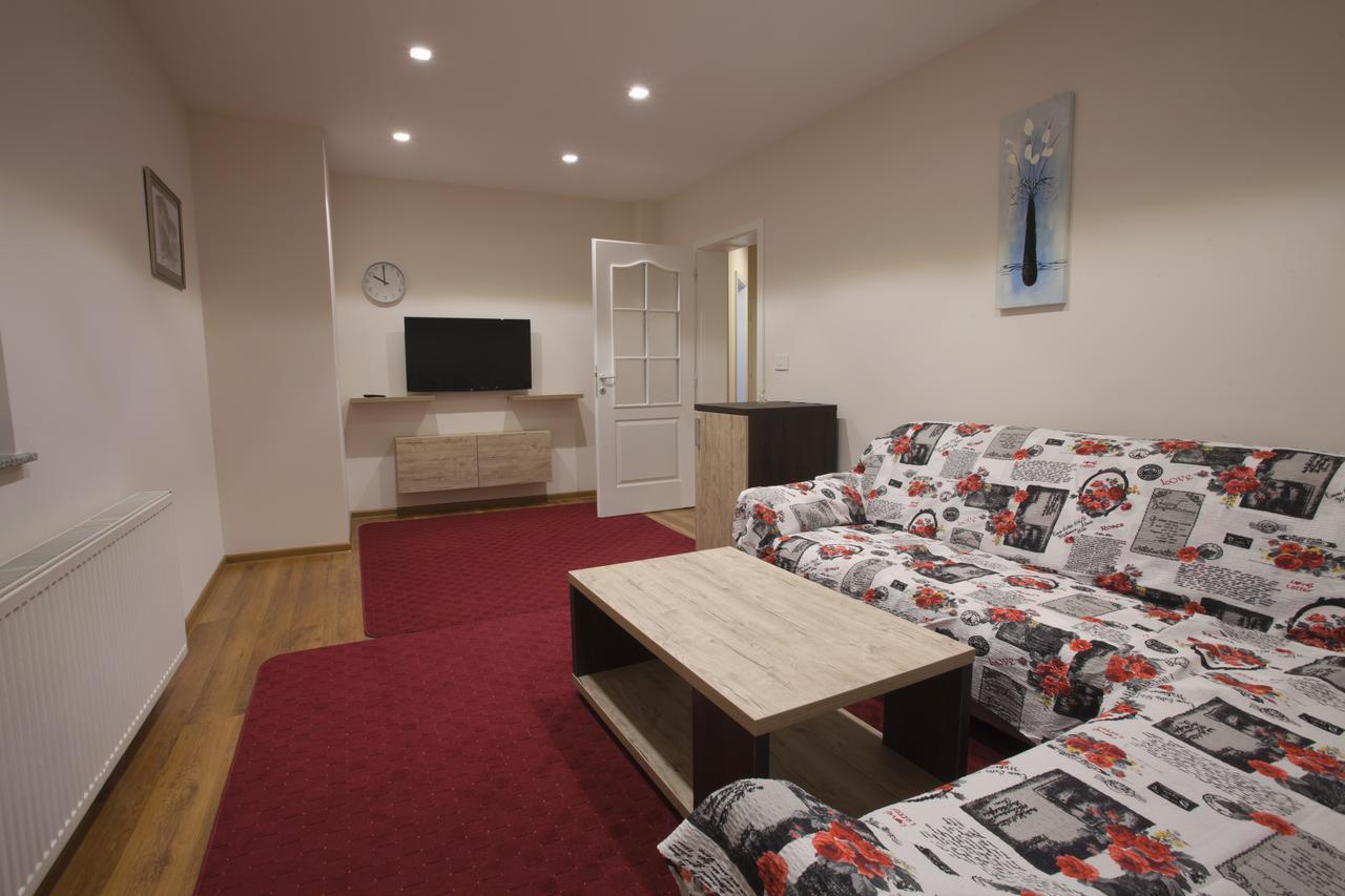 Apartmani Brocat โนวีปาซาร์ ภายนอก รูปภาพ